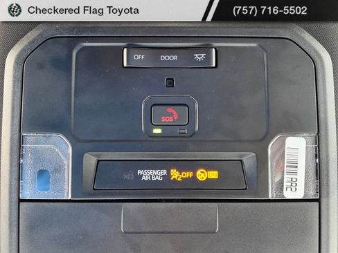 Used 2025 Toyota Tacoma TRD Sport AWD/4WD image 22
