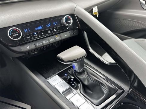 Used 2022 Hyundai Elantra SEL w/ Convenience Package image 29