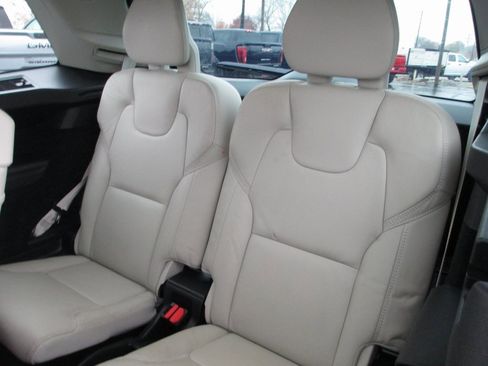 Used 2023 Volvo XC90 T8 Ultimate w/ Protection Package Premier image 19