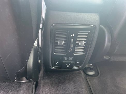 Used 2018 Jeep Grand Cherokee Limited AWD/4WD image 27