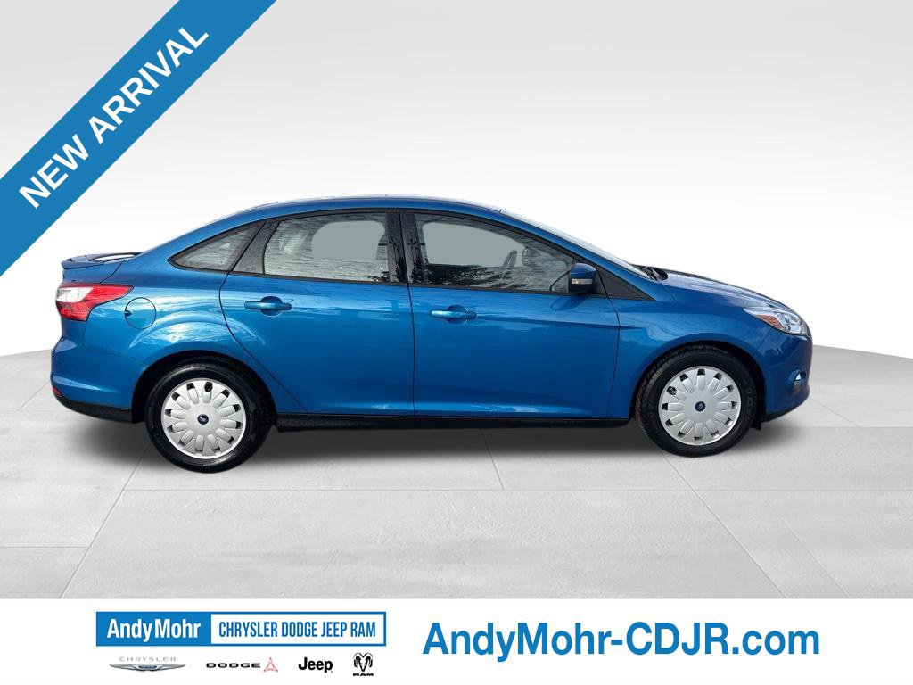 Used 2012 Ford Focus SE w/ SE Winter Pkg FWD image 8