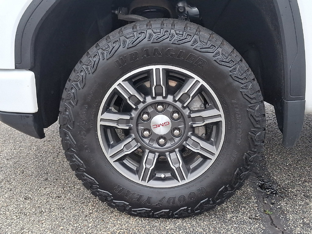 Used 2025 GMC Sierra 1500 AT4 AWD/4WD image 9