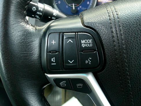 Used 2015 Toyota Sienna XLE Premium image 18