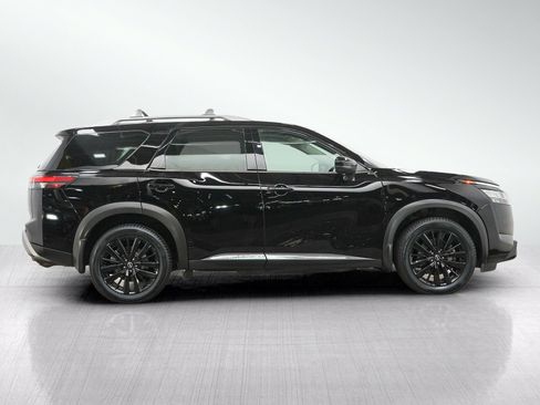 Used 2022 Nissan Pathfinder Platinum w/ Lighting Package (N92) AWD/4WD image 6