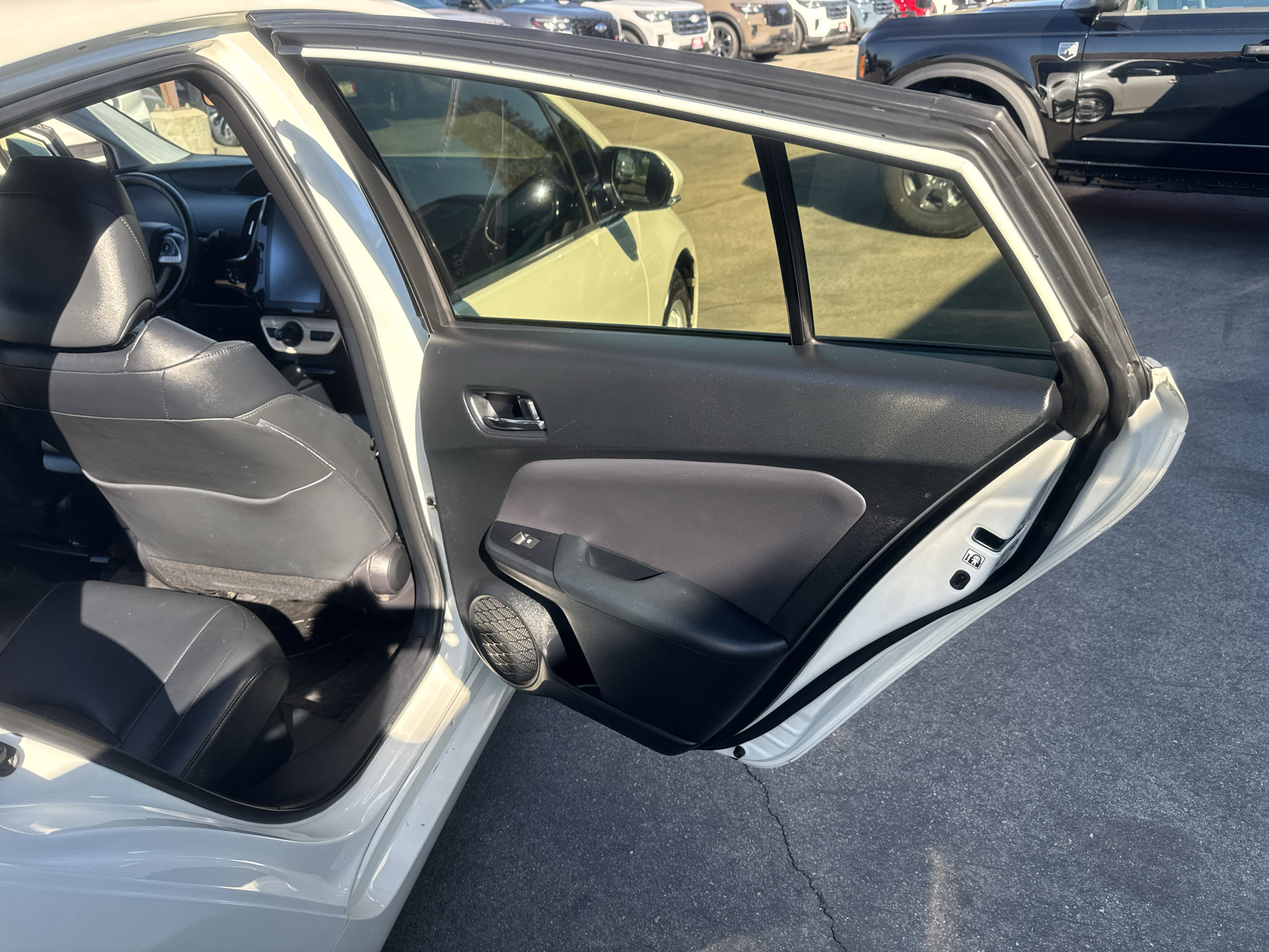 Used 2017 Toyota Prius Prime Premium FWD image 19