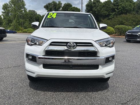 Used 2024 Toyota 4Runner Limited AWD/4WD image 2