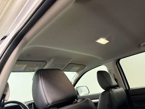 Used 2025 Ford Ranger Lariat w/ Advanced Towing Package image 11