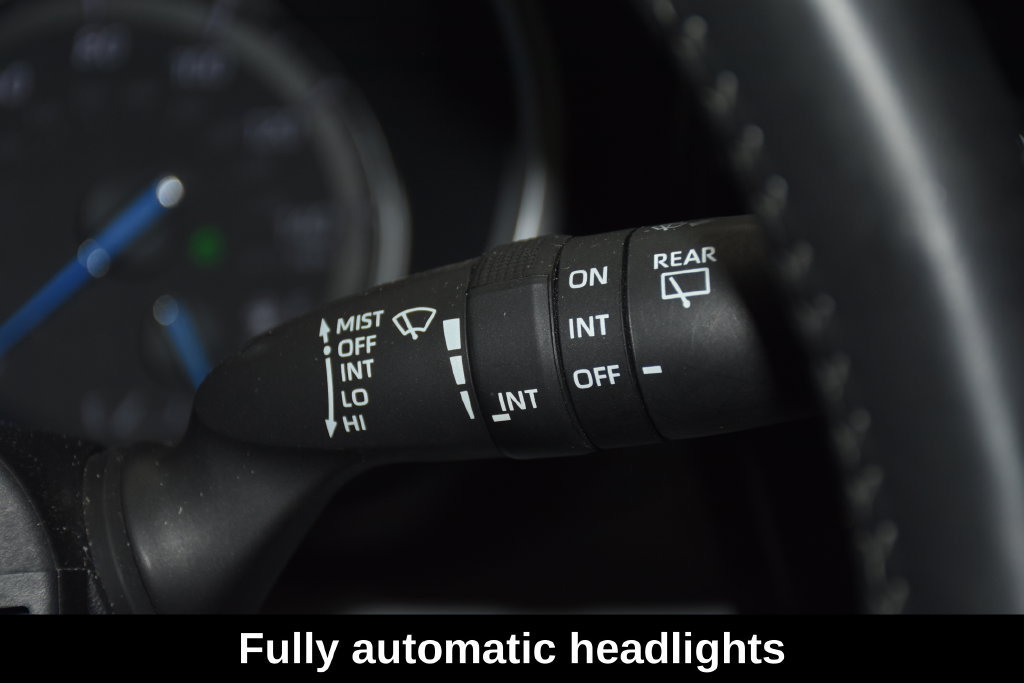 Used 2021 Toyota Highlander XLE AWD/4WD image 17