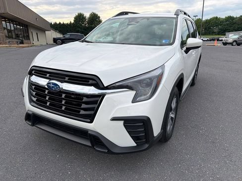 Certified 2025 Subaru Ascent Premium AWD/4WD image 1