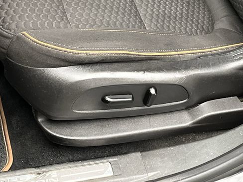 Used 2017 GMC Acadia SLE w/ Driver Alert Package I image 9