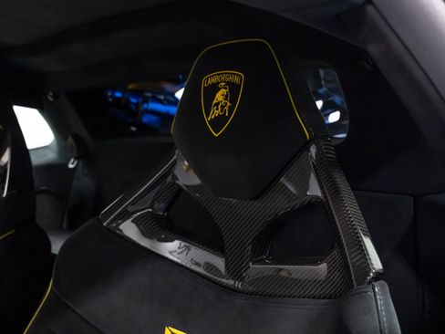 Used 2022 Lamborghini Huracan STO RWD image 39