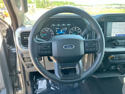 Used 2022 Ford F150 XLT image 25