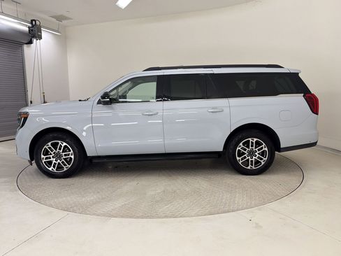 Used 2025 Ford Expedition Max Active AWD/4WD image 2