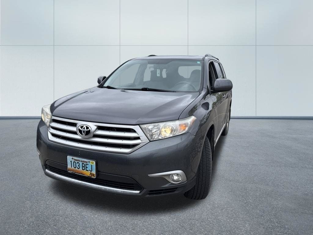 Used 2012 Toyota Highlander SE w/ Tow Pkg AWD/4WD image 3