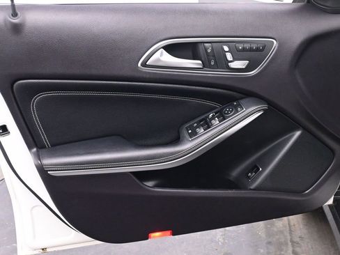 Used 2019 Mercedes-Benz GLA 250 image 10