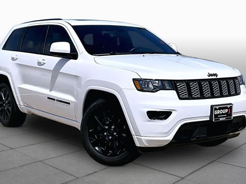 Used 2019 Jeep Grand Cherokee Altitude RWD image 3