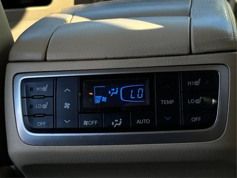 Used 2019 Toyota Highlander Limited Platinum AWD/4WD image 46