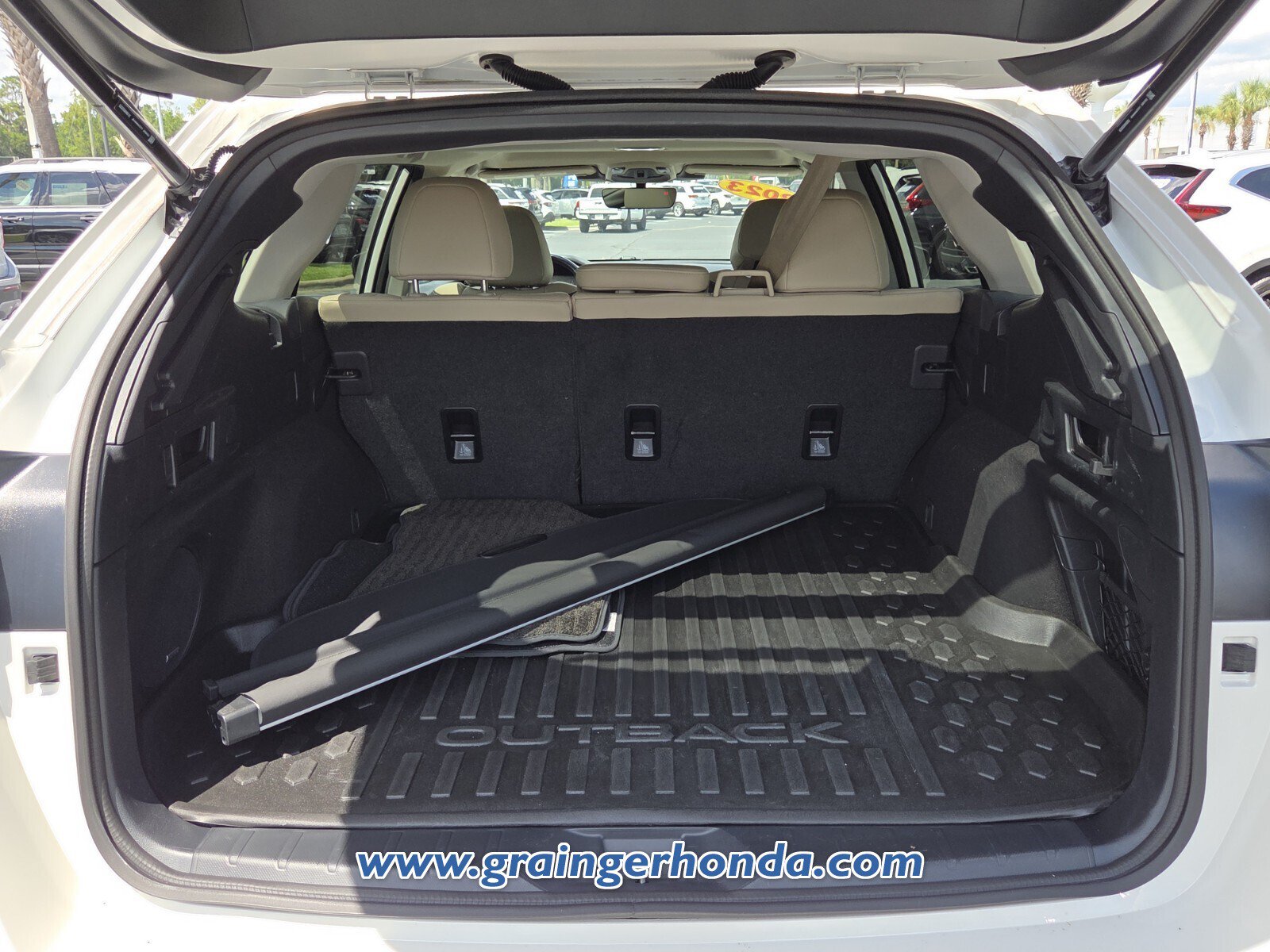 Used 2023 Subaru Outback Limited AWD/4WD image 13