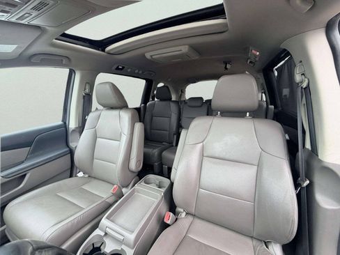 Used 2016 Honda Odyssey Touring image 17