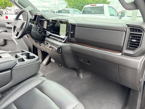 Certified 2026 GMC Sierra 1500 SLT AWD/4WD image 42