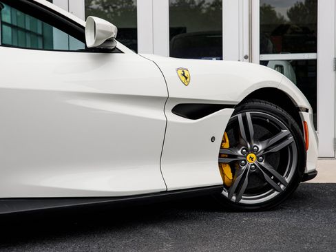Used 2023 Ferrari Portofino M RWD image 17