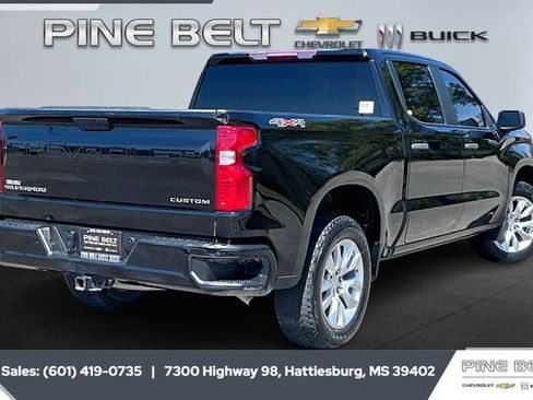 Used 2023 Chevrolet Silverado 1500 Custom image 12