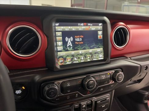 Used 2023 Jeep Gladiator Rubicon w/ Trailer Tow Package AWD/4WD image 36