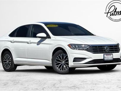Used 2019 Volkswagen Jetta SE w/ Cold Weather Package