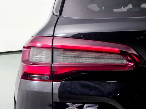 Used 2023 BMW X5 sDrive40i w/ Parking Assistance Package image 13