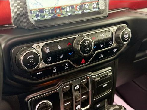 Used 2021 Jeep Wrangler Unlimited Rubicon w/ Uconnect 4C Nav & Sound Group image 16