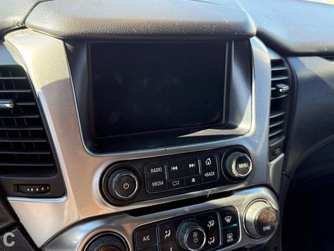 Used 2015 Chevrolet Suburban LT RWD image 15