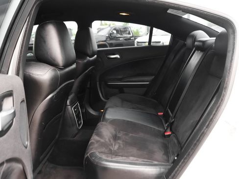 Used 2018 Dodge Charger R/T Scat Pack w/ Dynamics Package RWD image 37