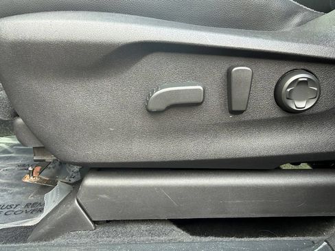Used 2023 Subaru Ascent Limited w/ Technology Package AWD/4WD image 10
