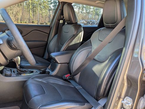 Used 2023 Jeep Cherokee Altitude Lux image 12