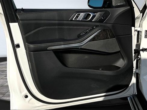 Used 2025 BMW X5 sDrive40i image 24
