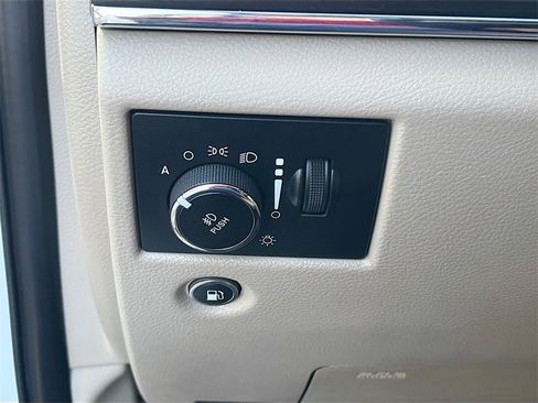 Used 2021 Jeep Grand Cherokee Limited image 10