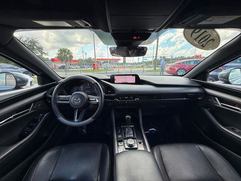 Used 2019 MAZDA MAZDA3 Hatchback w/ Premium Package image 21