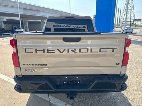 Used 2023 Chevrolet Silverado 1500 LT Trail Boss w/ LPO, Dark Essentials Package AWD/4WD image 3