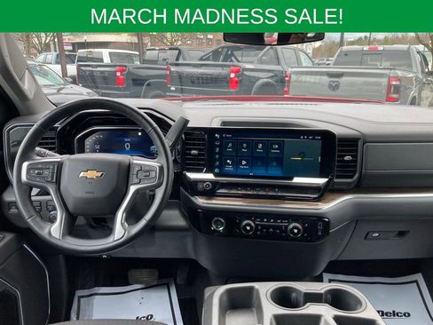 Used 2023 Chevrolet Silverado 1500 LT image 11