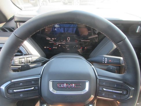 New 2026 GMC Yukon AT4 AWD/4WD image 19