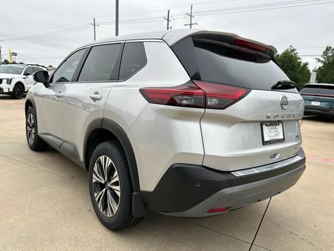 Used 2023 Nissan Rogue SV FWD image 6