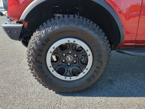 Used 2022 Ford Bronco 2-Door w/ Sasquatch Package AWD/4WD image 10