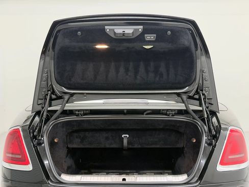 Used 2017 Rolls-Royce Dawn RWD image 34