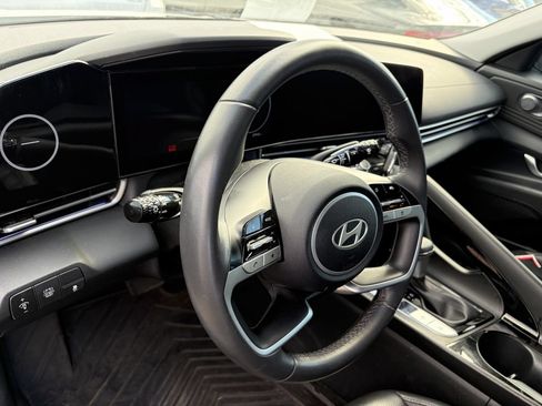 Used 2025 Hyundai Elantra Limited FWD image 9