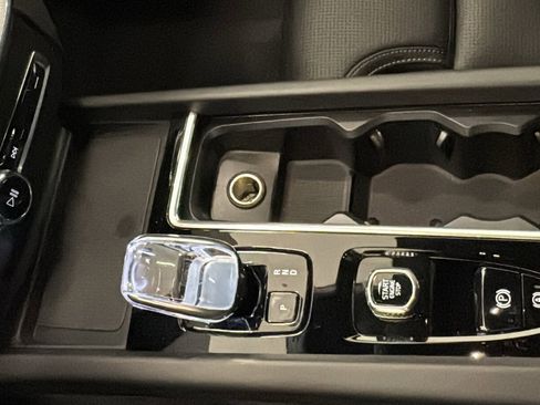 New 2026 Volvo XC60 T8 Ultra w/ Climate Package AWD/4WD image 19