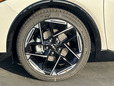 New 2025 Kia K4 GT-Line image 25