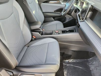 New 2026 Volkswagen Tiguan SE