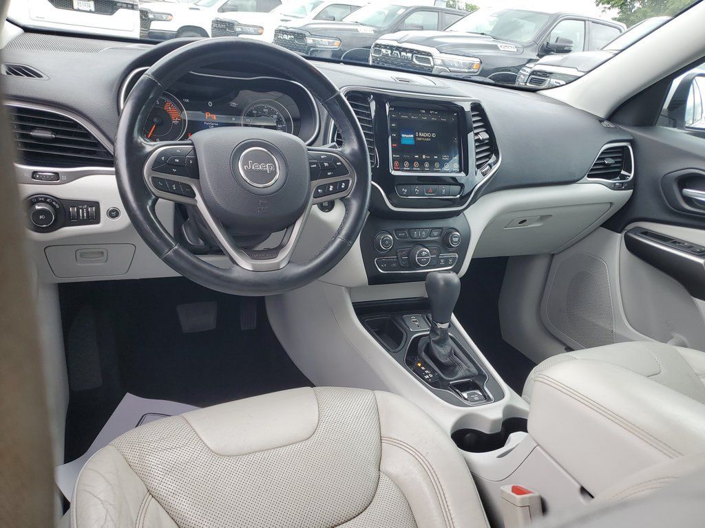 Certified 2019 Jeep Cherokee Limited w/ Luxury Group FWD image 9