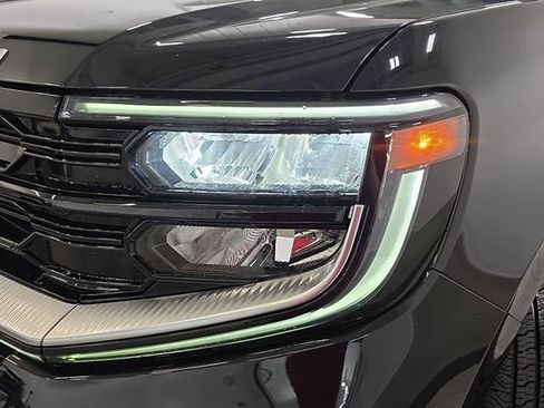 Used 2025 Ford Expedition Max Platinum AWD/4WD image 30