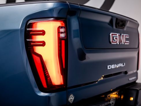 Used 2026 GMC Sierra 3500 Denali w/ Denali Reserve Package AWD/4WD image 13